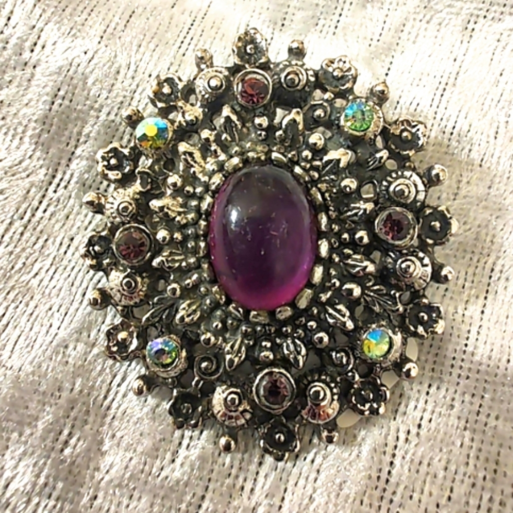 Vintage Sarah Coventry Silver And Purple BroochPendant 25$